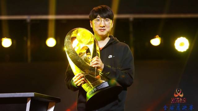 重新站到了 重新站到了