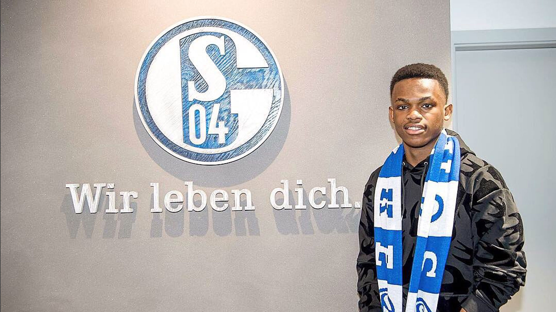 利物浦在接 利物浦在接