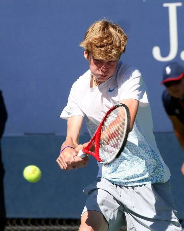 与经验丰富 与经验丰富