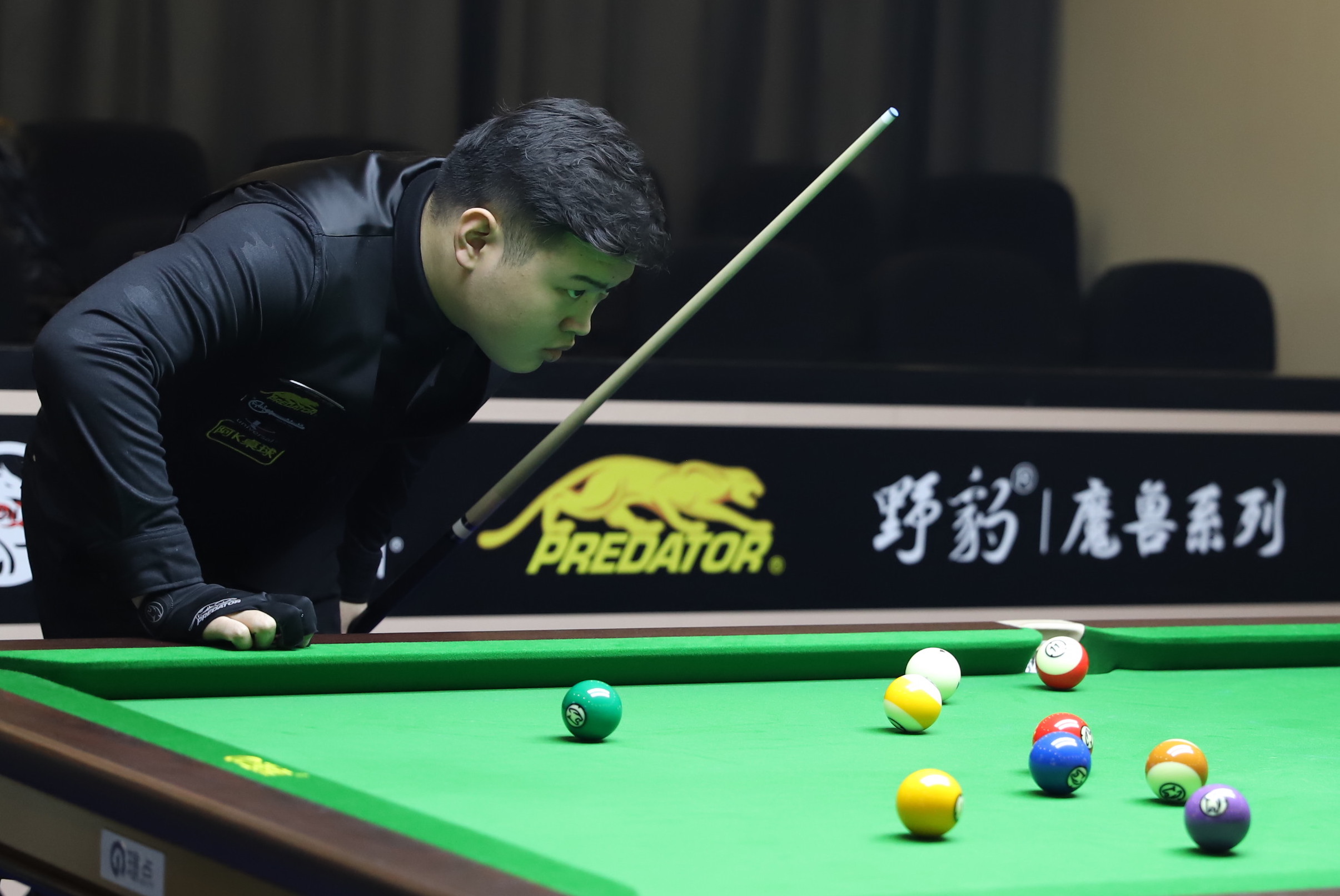 队签订短期 队签订短期