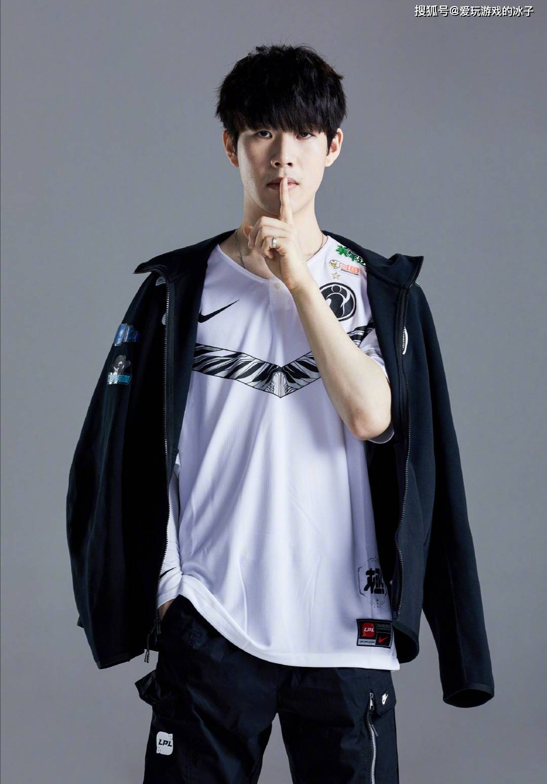 阴影边缘抖 阴影边缘抖